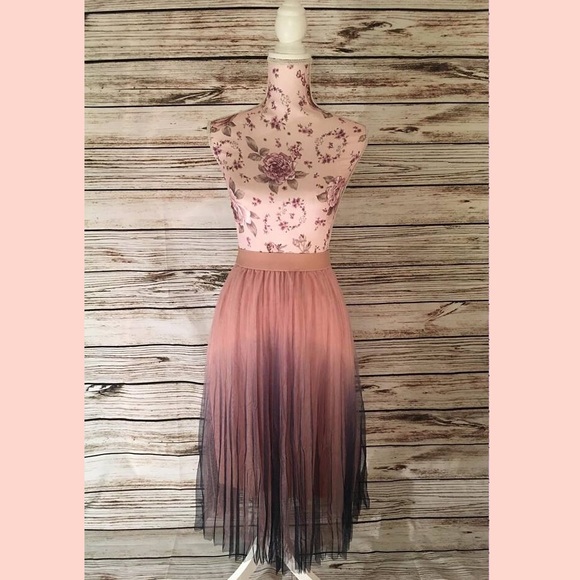 Only ONE LEFT! HOST PICK! Clearance Ombre Skirt - Picture 6 of 6